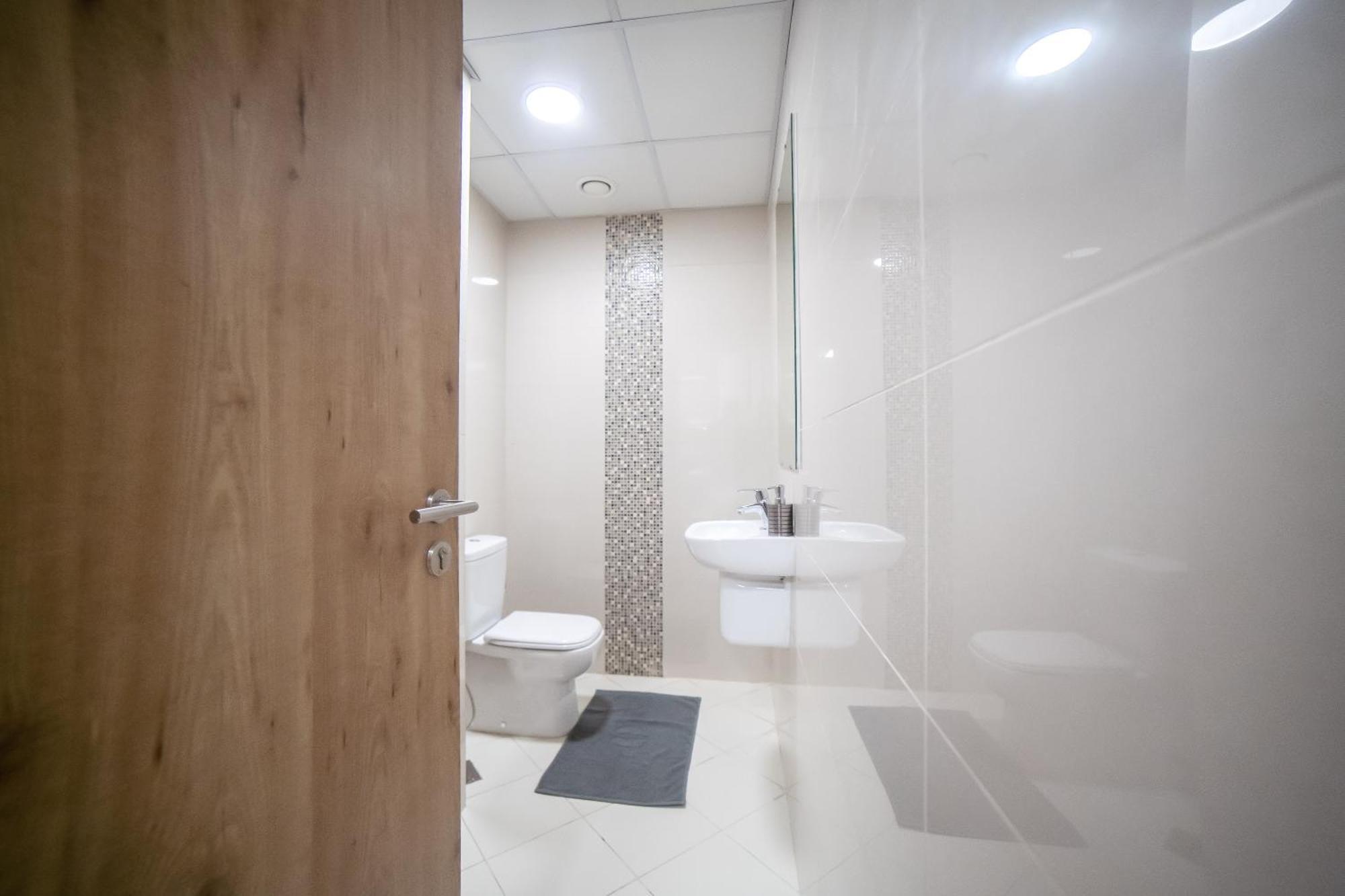 Continental Tower, Dubai Marina - Luton Vacation Homes Номер фото