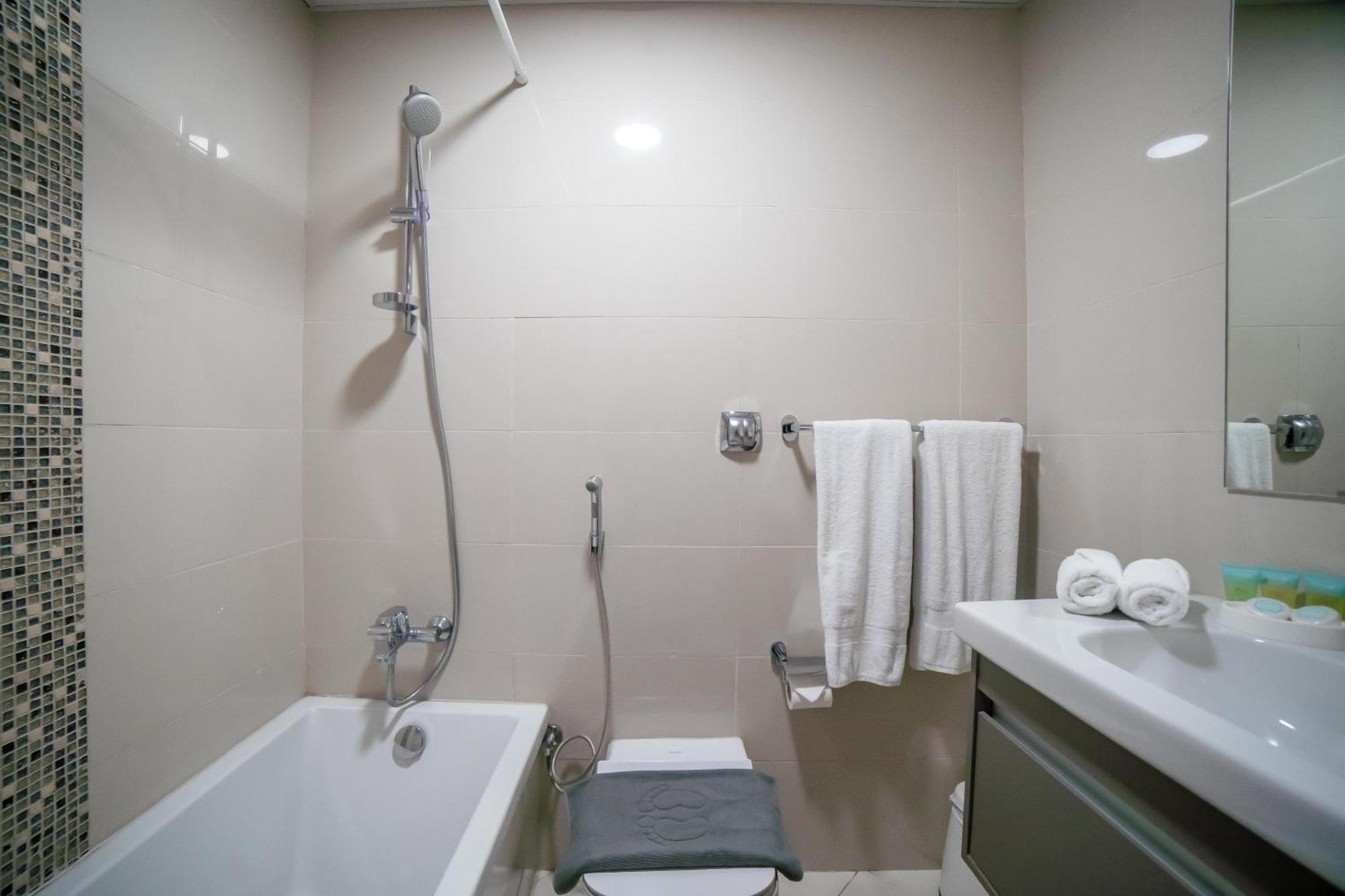 Continental Tower, Dubai Marina - Luton Vacation Homes Номер фото